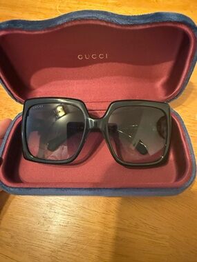 Gucci Black Oversized Square Sunglasses with Gradient Lenses